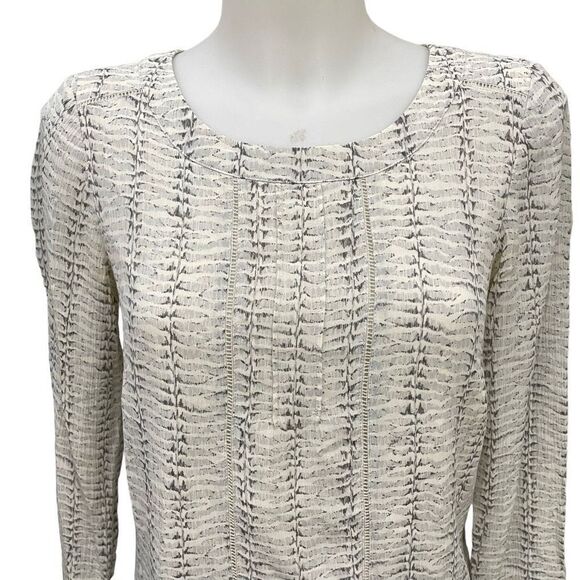Vineyard Vines Gray White Snake Print Silk Blend Crochet Accent Blouse sz 00 - Picture 4 of 8